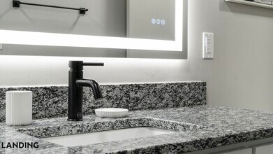 49 Boulevard SE, Unit F-557 in Atlanta, GA - Building Photo - Building Photo