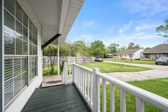 8712 Aspen Ct in Denham Springs, LA - Building Photo - Building Photo