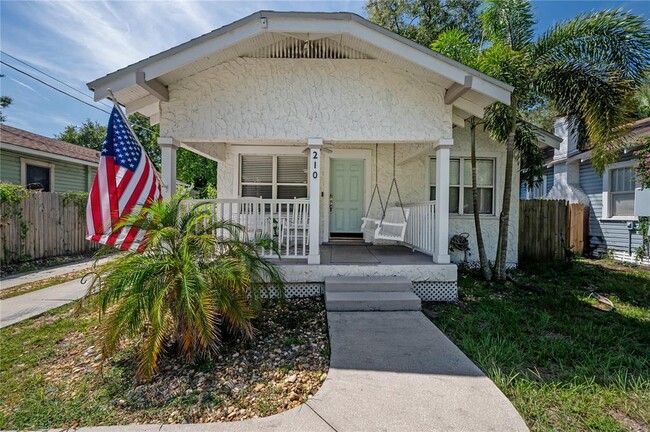 210 W Hanna Ave in Tampa, FL - Building Photo - Building Photo