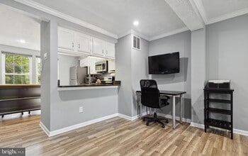 1679 Fieldthorn Dr in Reston, VA - Building Photo - Building Photo
