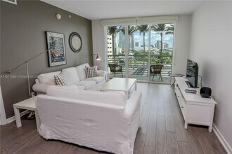 325 S Biscayne Blvd in Miami, FL - Building Photo - Building Photo