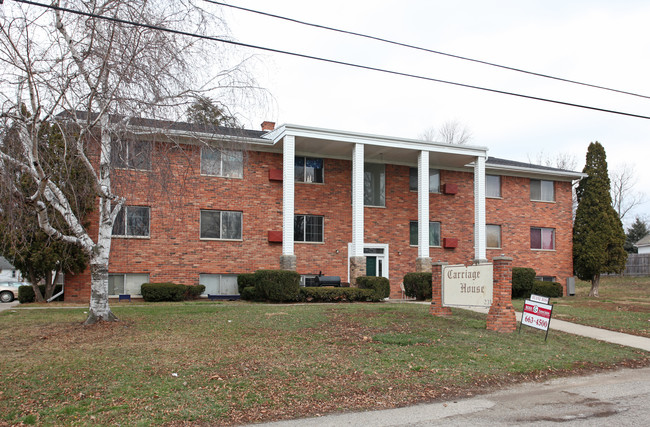 Carriage House Apartments in Eaton Rapids, MI - Building Photo - Building Photo