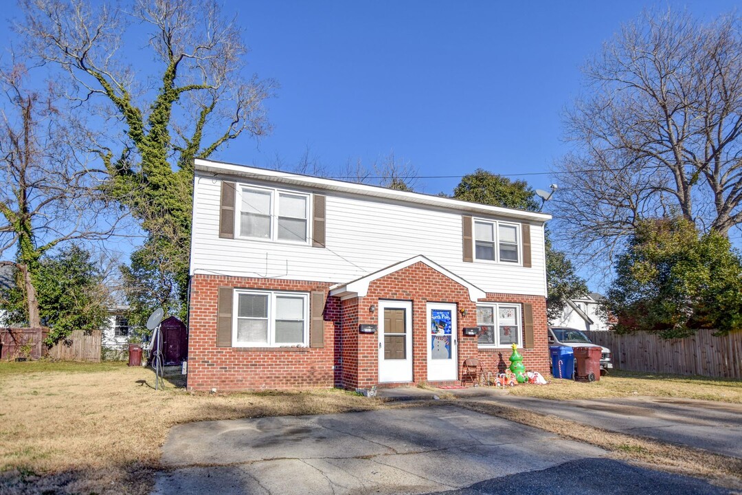 1305 Richmond Ave in Chesapeake, VA - Building Photo