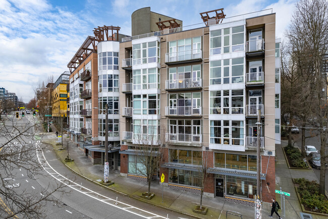 Pike Loft Condos in Seattle, WA - Foto de edificio - Building Photo