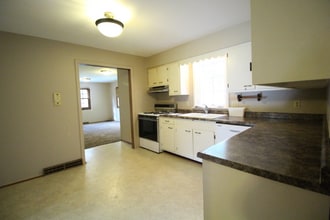 2004 N Salisbury St in West Lafayette, IN - Building Photo - Building Photo