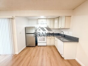 5611 Fulcher Ave in Los Angeles, CA - Building Photo - Building Photo