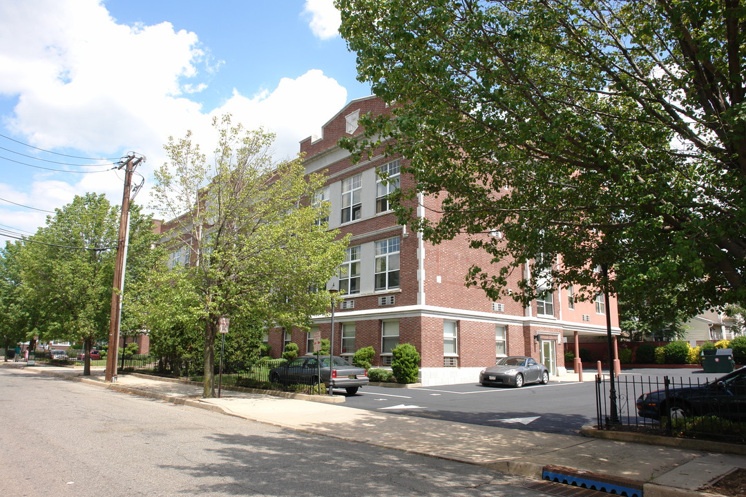 Cleveland Arms Apartments in Carteret, NJ - Building Photo