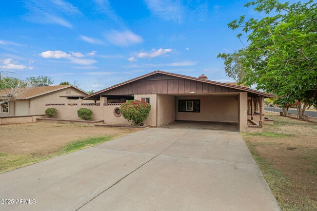 property at 2534 E Randall Dr