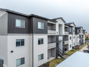 Hawks Landing Apartments in Nampa, ID - Building Photo - Building Photo