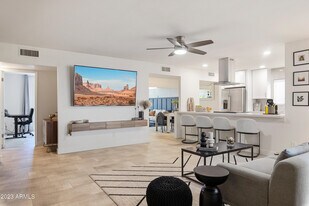 8762 E Vía De Dorado in Scottsdale, AZ - Building Photo