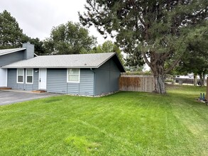 3277 W 9th Ct in Kennewick, WA - Building Photo - Building Photo