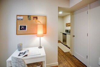 Modern Cozy Studio Apartments in First Hill in Seattle, WA - Foto de edificio - Interior Photo