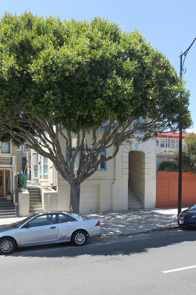 966-970 Dolores St in San Francisco, CA - Building Photo - Building Photo