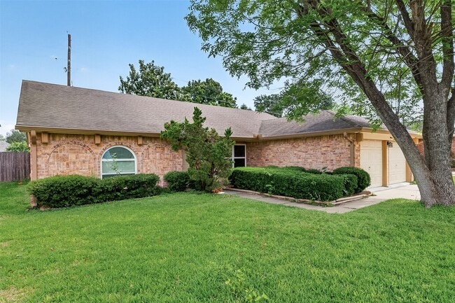 15806 Pfeiffer Dr