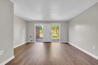 803 E Broad St in West Point, MS - Foto de edificio - Building Photo