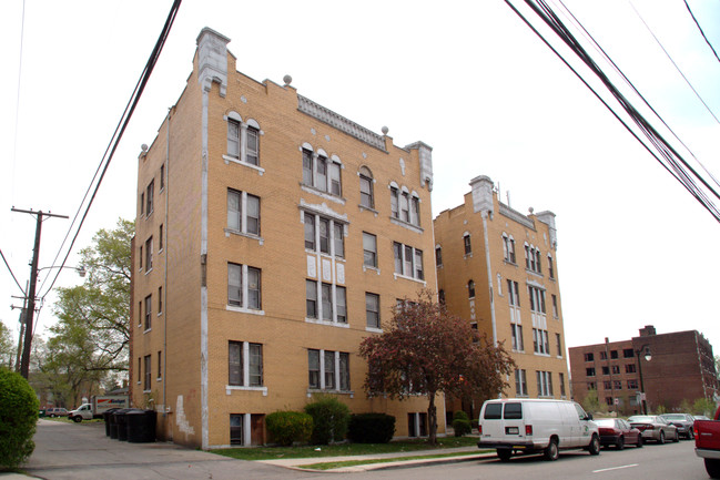 Madrid Court in Detroit, MI - Foto de edificio - Building Photo