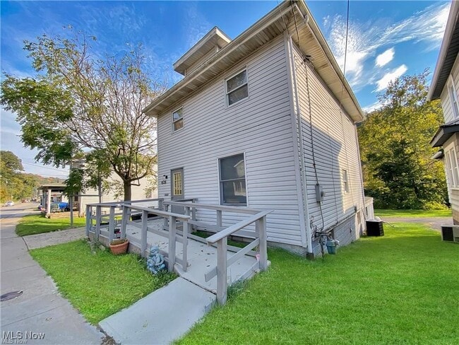 property at 626 Cove Rd