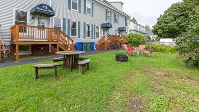 112 Rochester St in Westbrook, ME - Building Photo - Building Photo