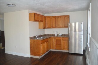 90 Railroad St-Unit -3 in Lincoln, RI - Building Photo - Building Photo