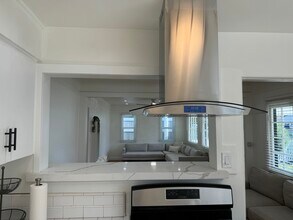 2754 S Barrington Ave in Los Angeles, CA - Building Photo - Building Photo