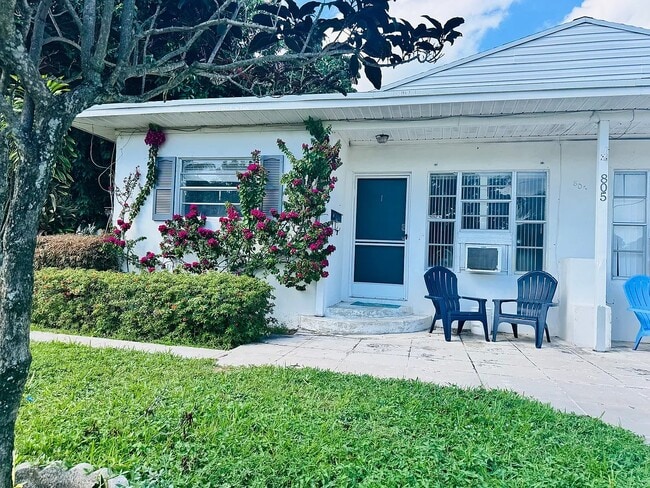 805 SW 3rd St, Unit 1