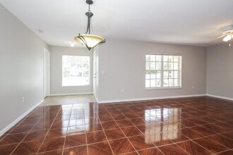 10404 Summerview Cir in Riverview, FL - Building Photo - Building Photo