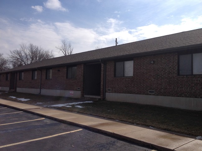 16 Units in Springfield, MO - Building Photo - Building Photo