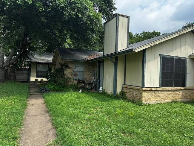 8000 Clydesdale Dr in Austin, TX - Building Photo - Building Photo