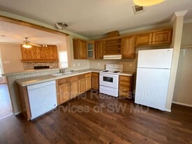 501 W Warren Ave in Ozark, MO - Building Photo