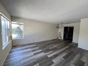 471 S Simpson Ave, Unit Unit # C in Hemet, CA - Building Photo - Building Photo
