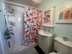 27 Holton St, Unit 1 in Medford, MA - Building Photo - Building Photo