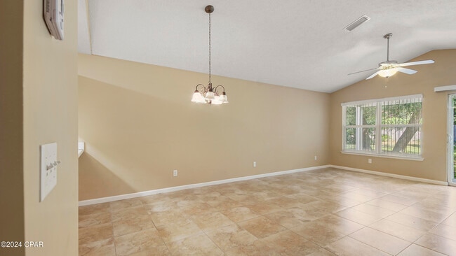 8410 N Lagoon Dr in Panama City, FL - Building Photo - Building Photo