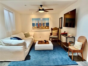 31869 W Sea Level Dr in Malibu, CA - Building Photo - Building Photo
