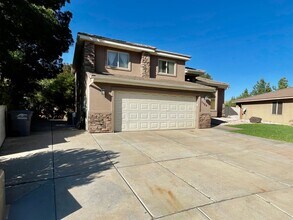 1124 Castle Stone Cir in Washington, UT - Building Photo - Building Photo