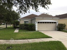1846 Atlantic Dr in Ruskin, FL - Building Photo