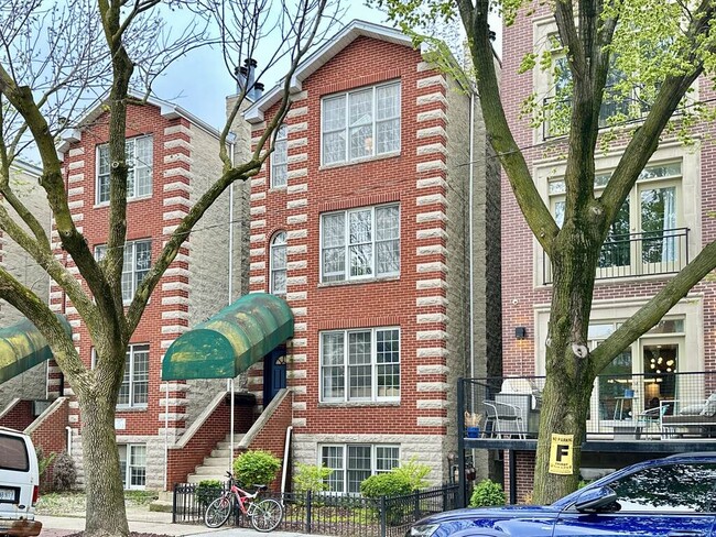 property at 920 N Paulina St