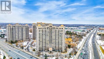 9225 Jane St in Vaughan, ON - Building Photo