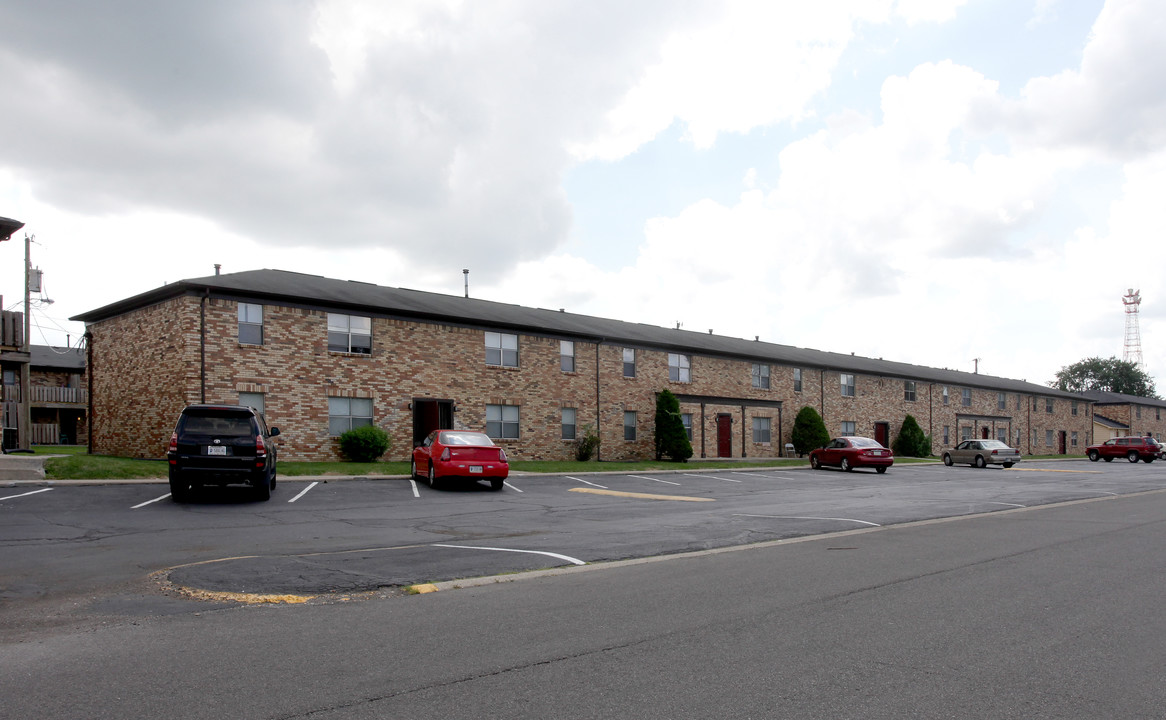 Bingham Square in Anderson, IN - Foto de edificio