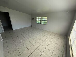 17921 NW 5th Ave in Miami, FL - Building Photo - Building Photo