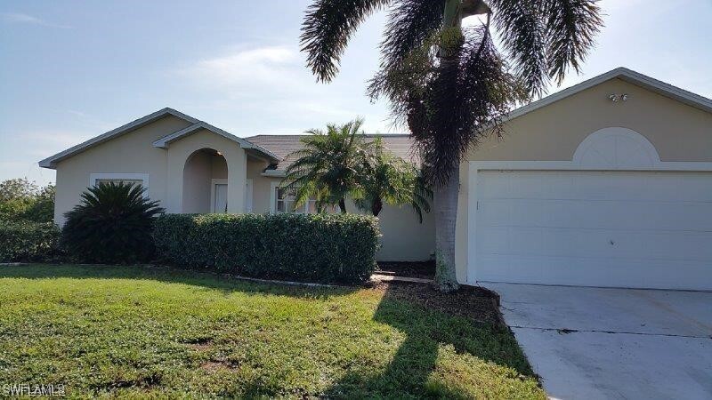 5 NW 30th Pl in Cape Coral, FL - Foto de edificio