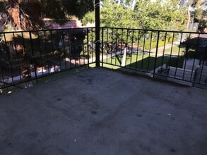 251 Misty Isle Ln in Las Vegas, NV - Building Photo - Building Photo