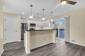 290 N Main St in Ocean Township, NJ - Foto de edificio - Building Photo