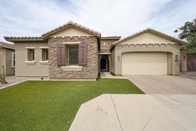 property at 1424 E Pedro Rd