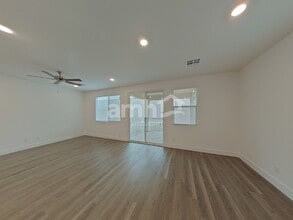 5855 Fly Fisher St in Las Vegas, NV - Foto de edificio - Building Photo