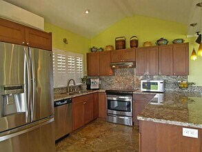 91-069 Fort Weaver Rd in Ewa Beach, HI - Foto de edificio - Building Photo