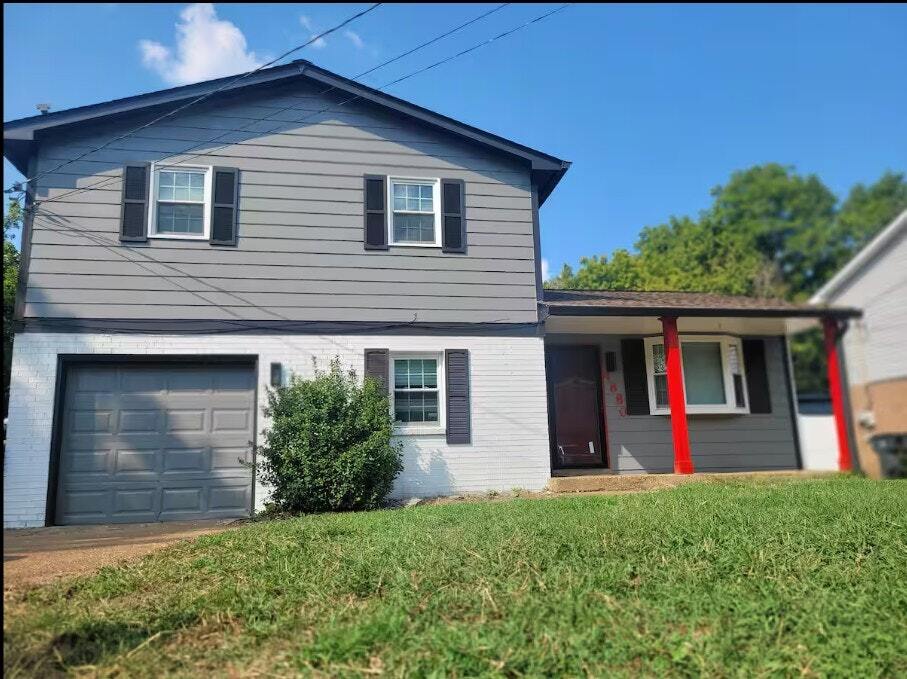 4880 Barclay Square Dr in Nashville, TN - Building Photo