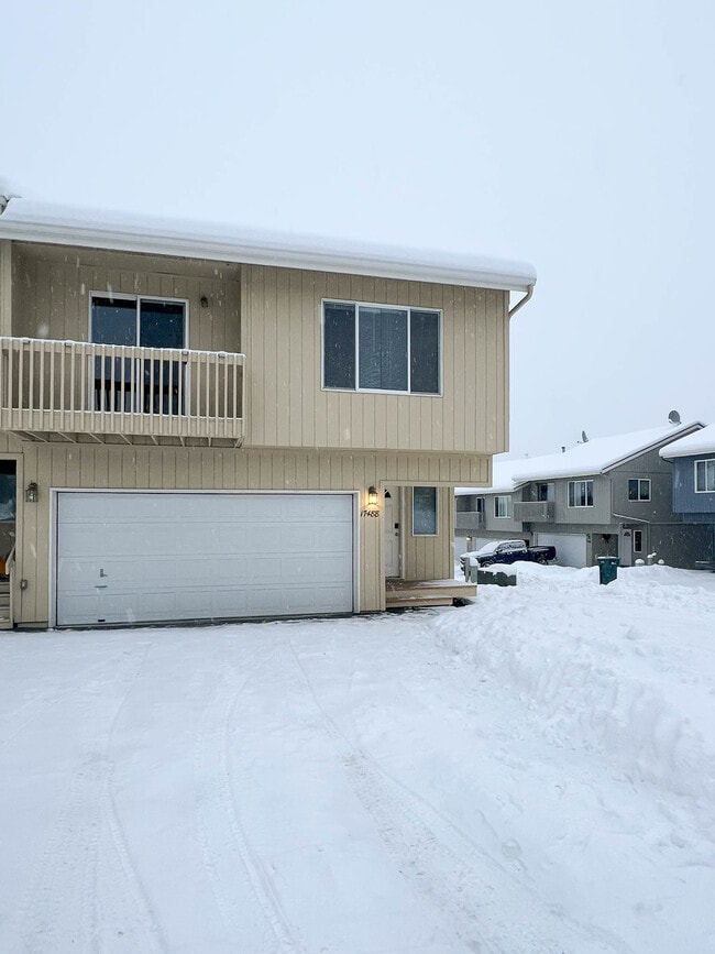 17488 Fire Eagle Way in Anchorage, AK - Foto de edificio - Building Photo