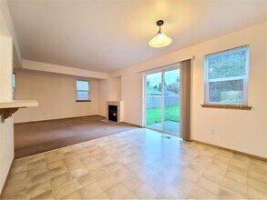 5328 138th St NE in Marysville, WA - Foto de edificio - Building Photo