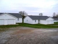Building Photo - 12261 US 50 Hwy Apartments in Hillsboro, Ohio