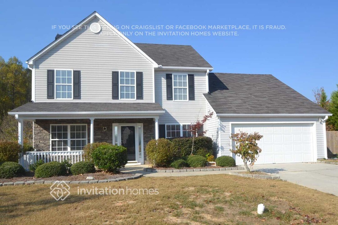 1427 Webb Creek Cir in Loganville, GA - Foto de edificio